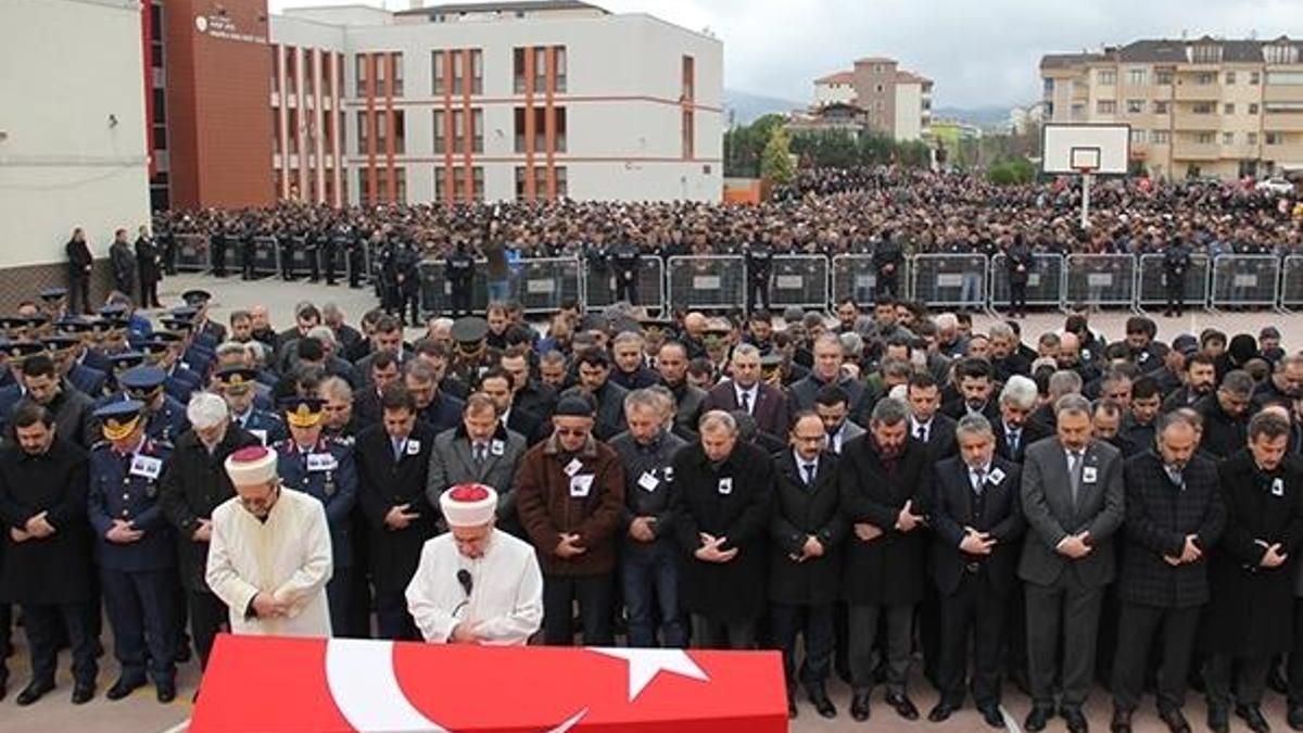Şehit Pilot Yüzbaşı Yunus Bal, son yolculuğuna uğurlandı