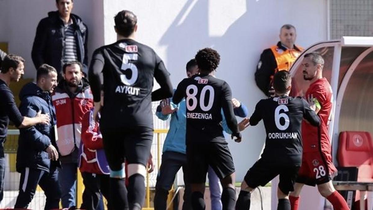 Lider Ümraniye'ye Eskişehir darbesi