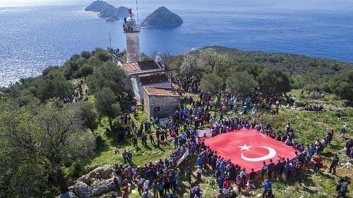 Sabah 09:30'da başladı ve yüzlerce kişi katıldı