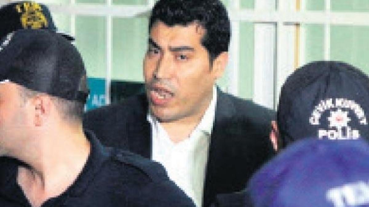 FETÖ’cü Ataç gizli not kağıdını yuttu