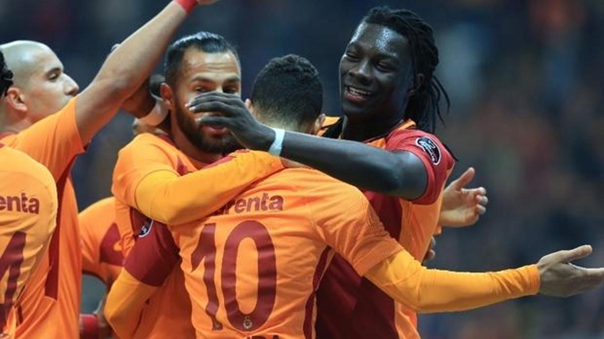 Aslan'a evinde yan bakılmıyor!