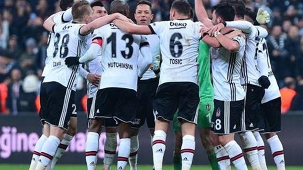 Beşiktaş iki derbide rakiplerini sahadan sildi