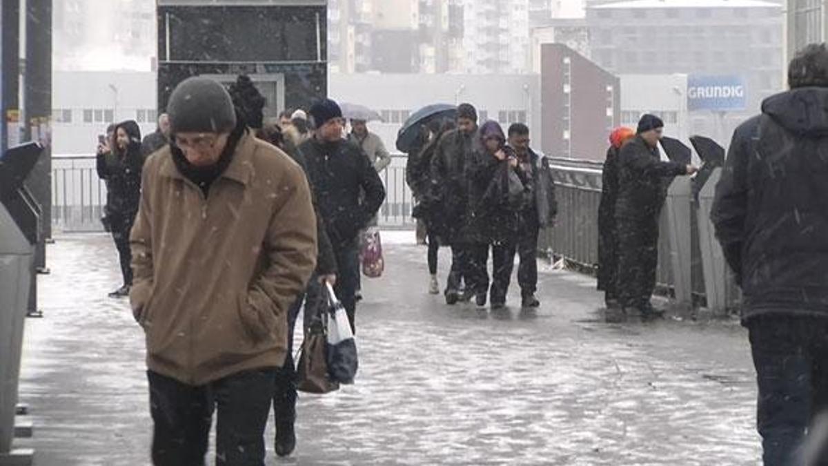 Son dakika: İstanbul'da beklenen kar yağışı başladı