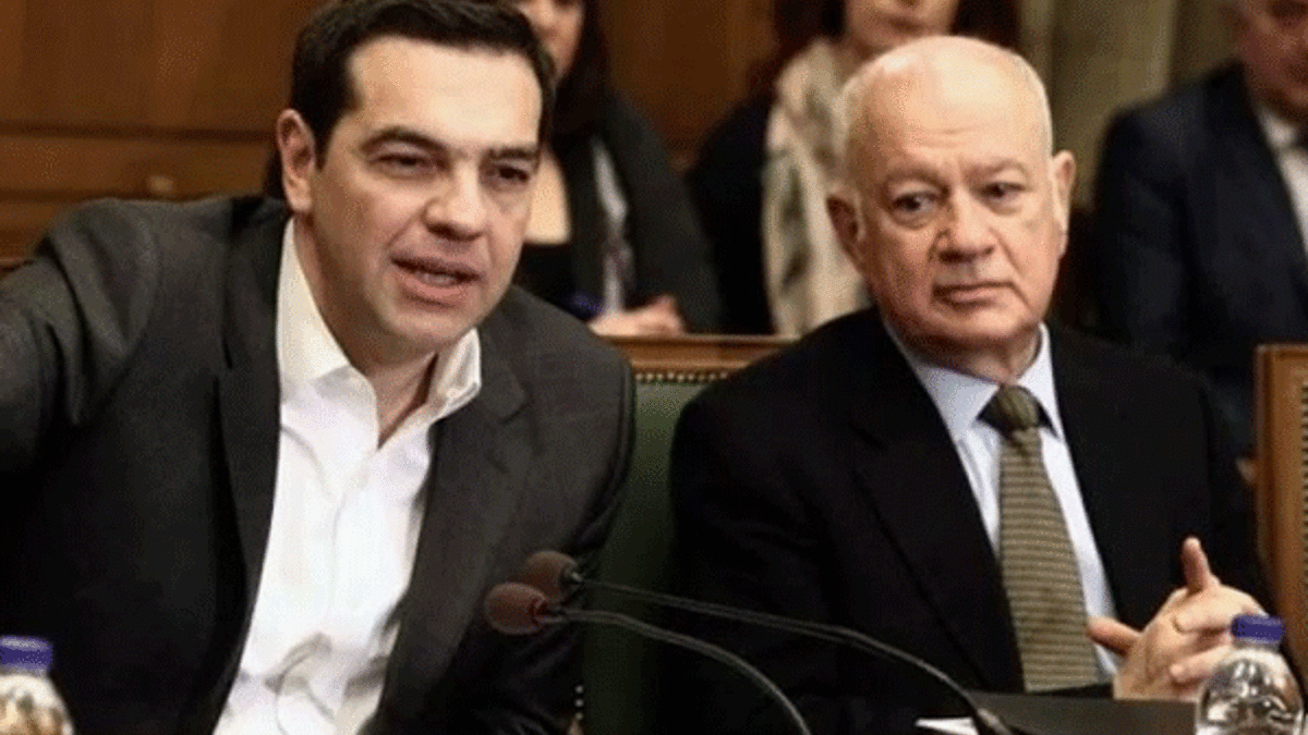 Yunan Bakan istifa etti!