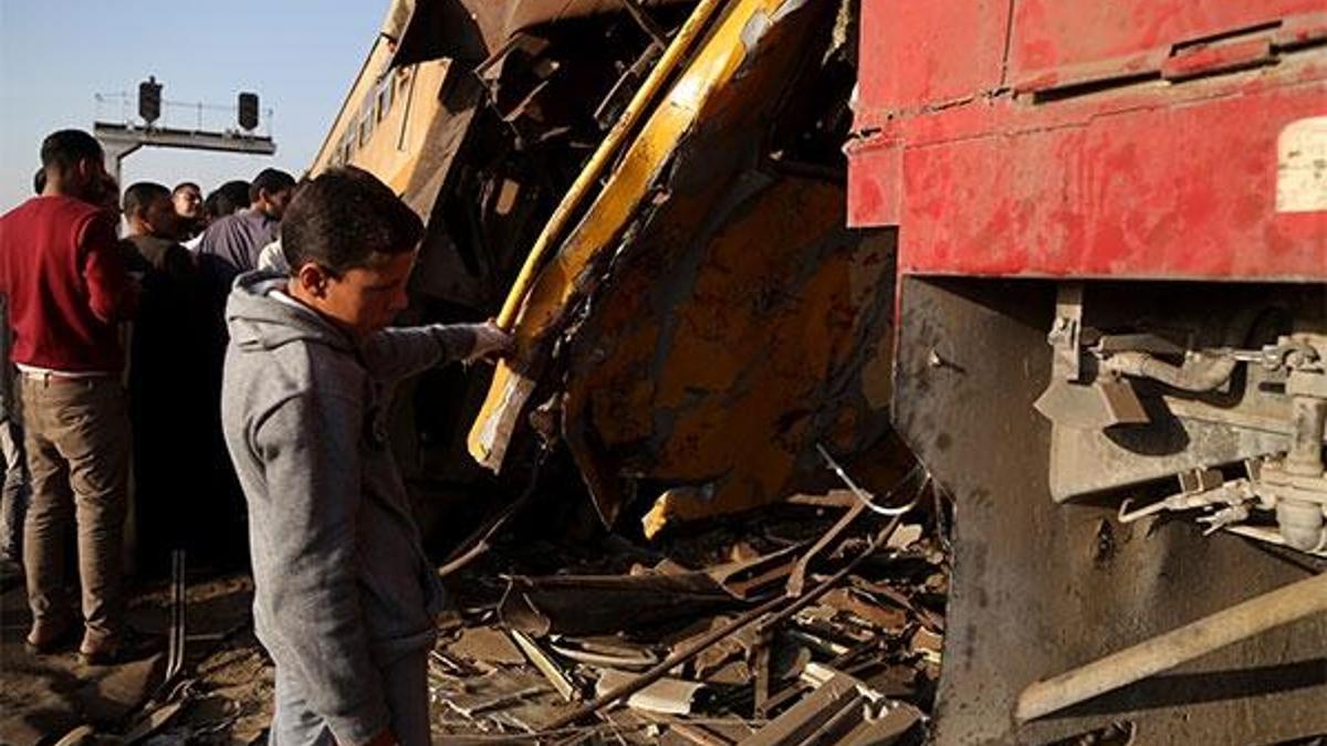 Mısır'daki tren kazasında ölü sayısı 15’e yükseldi