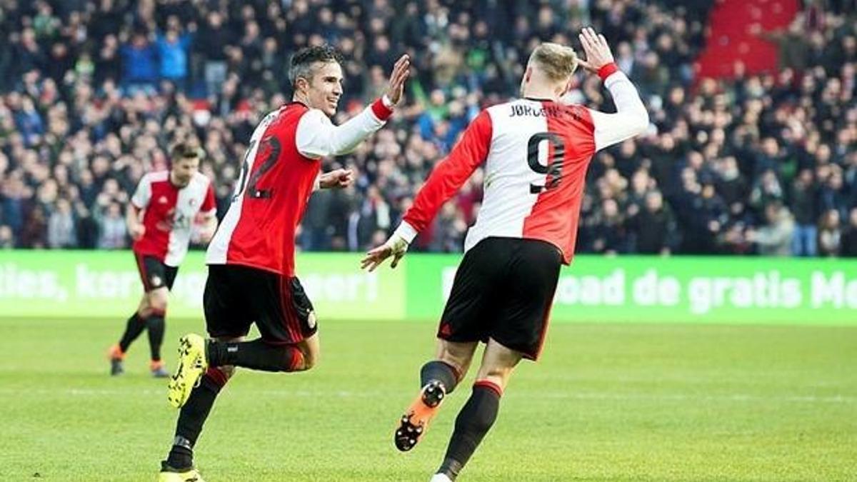 Van Persie'li Feyenoord Hollanda kupasında finale kaldı