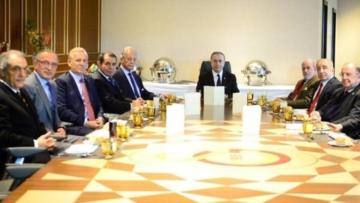 G.Saray'daki dev zirvede Adnan Polat kararı