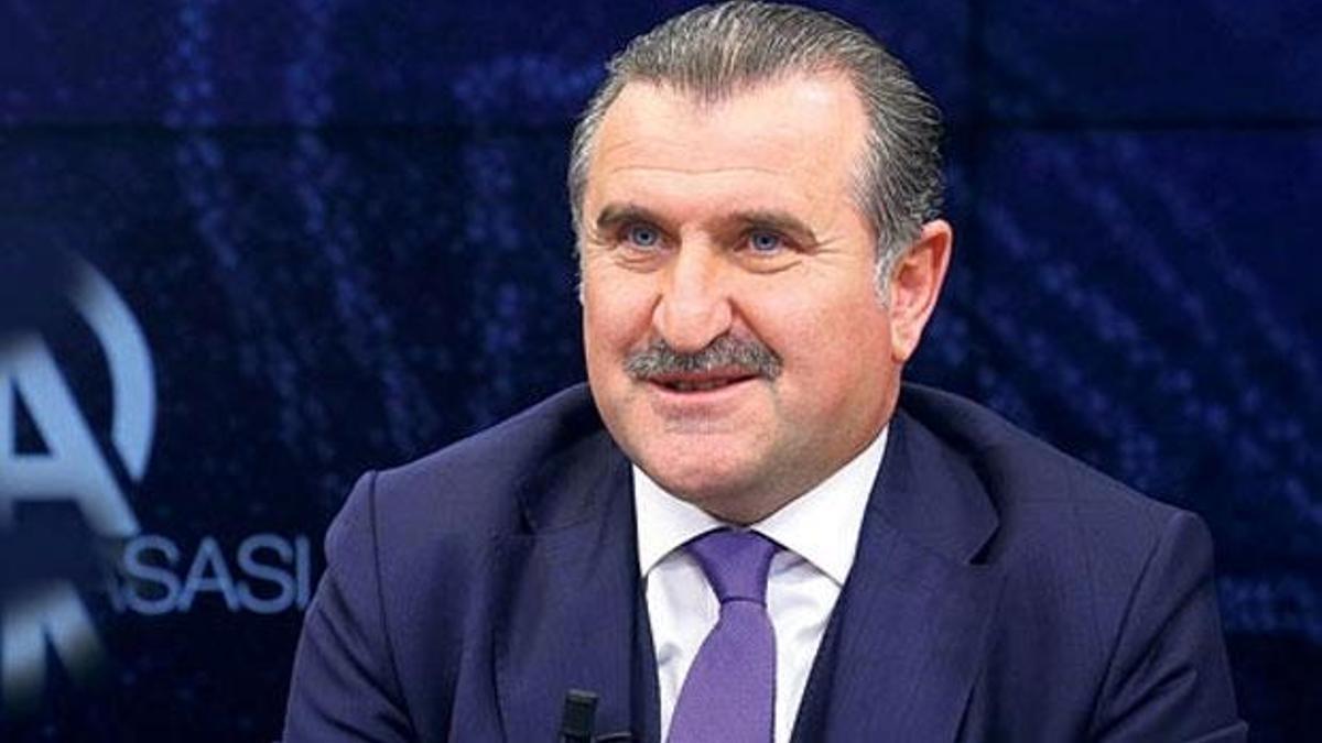 Bakan Bak'tan İlke Özyüksel'e kutlama