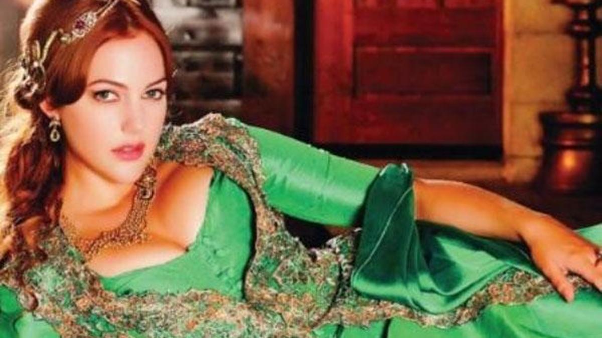 Meryem Uzerli, 'Hollywood yanağı' yaptırdı!