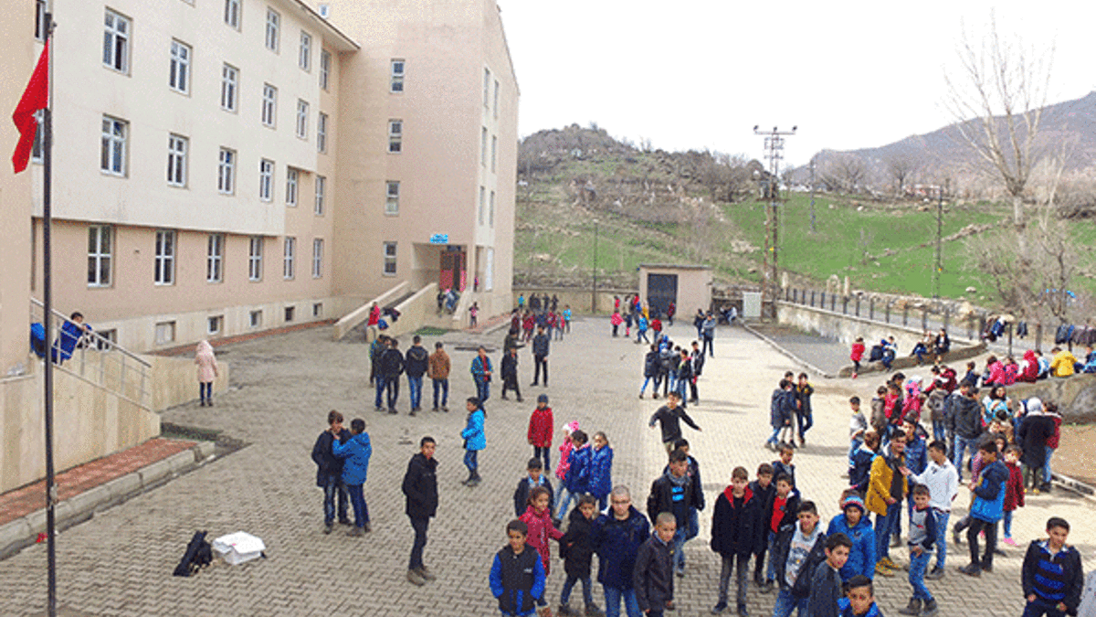 Kato Dağı etekleri bayrakla süslendi, İstiklal Marşı sesiyle yankılandı