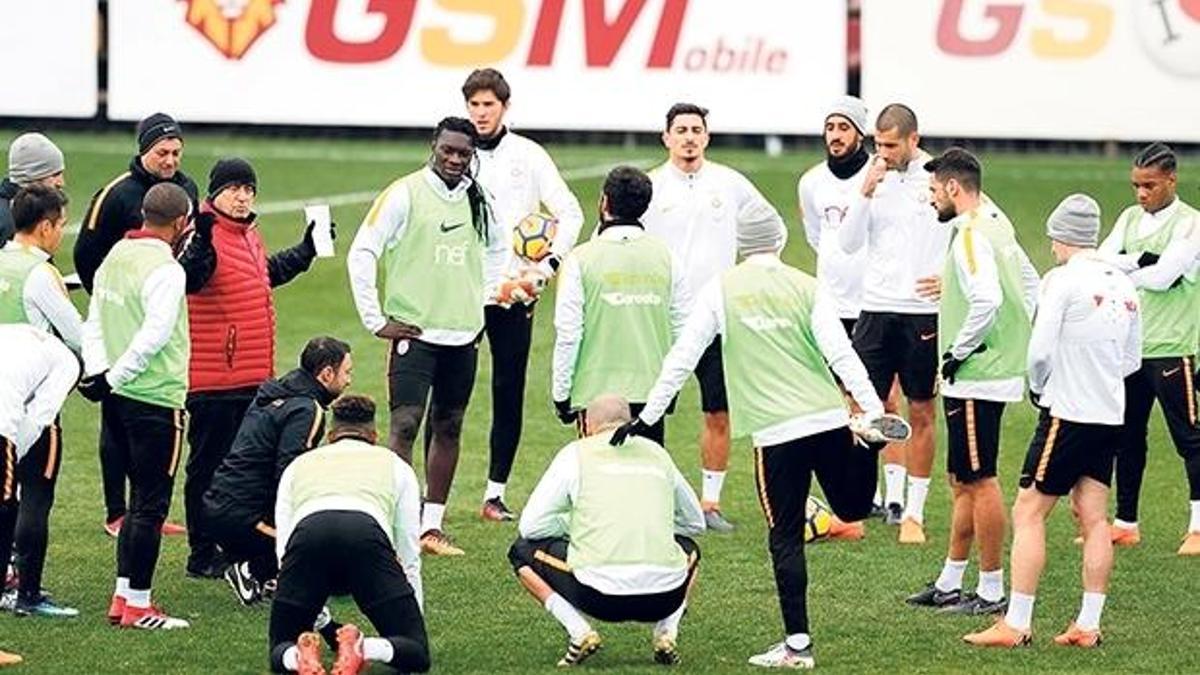 Aslan geleceğini arıyor!