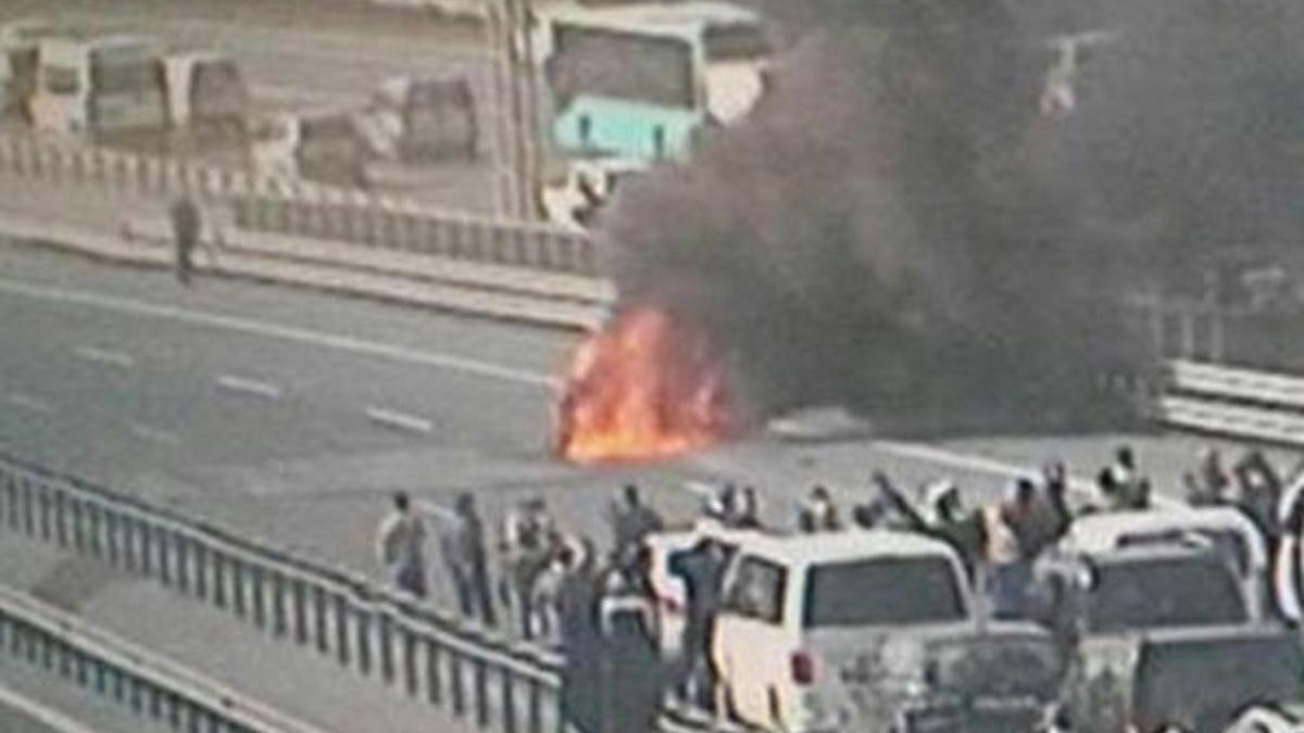 TEM'de araç yangını trafik durdu