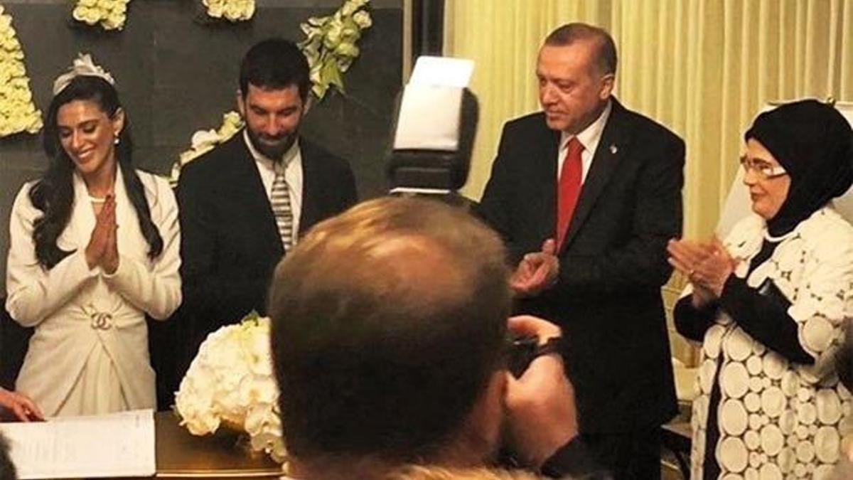 Arda Turan dünya evine girdi