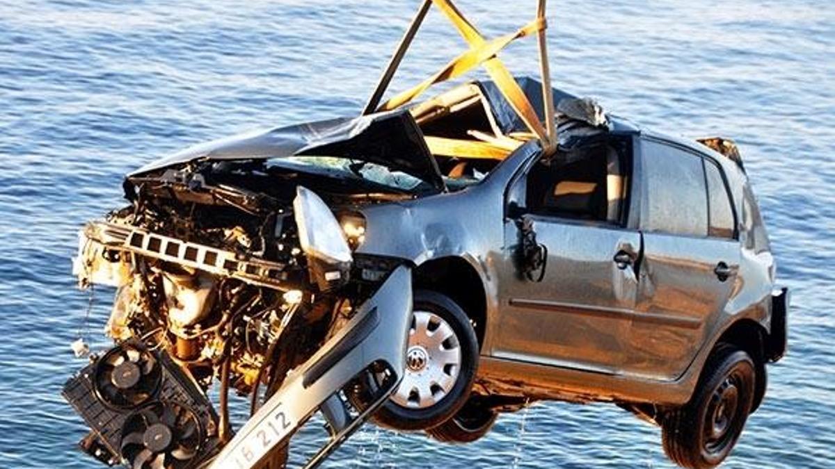 Belediye Başkan Yardımcısı denize uçan otomobilde öldü