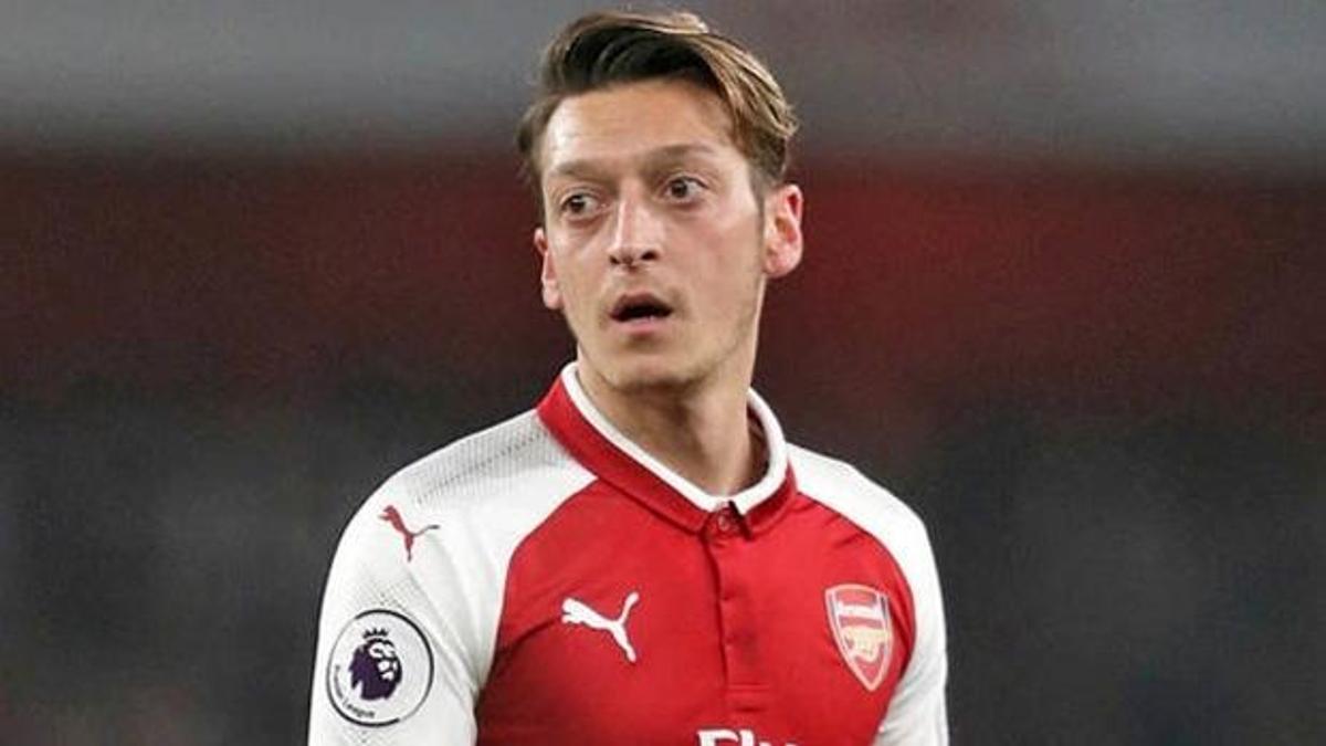 Mesut Özil'den ağır sözler: Korkak köpek gibi...