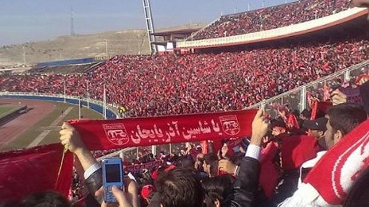 İran'da binlerce kişi "Ne mutlu Türküm diyene" tezahüratı yaptı