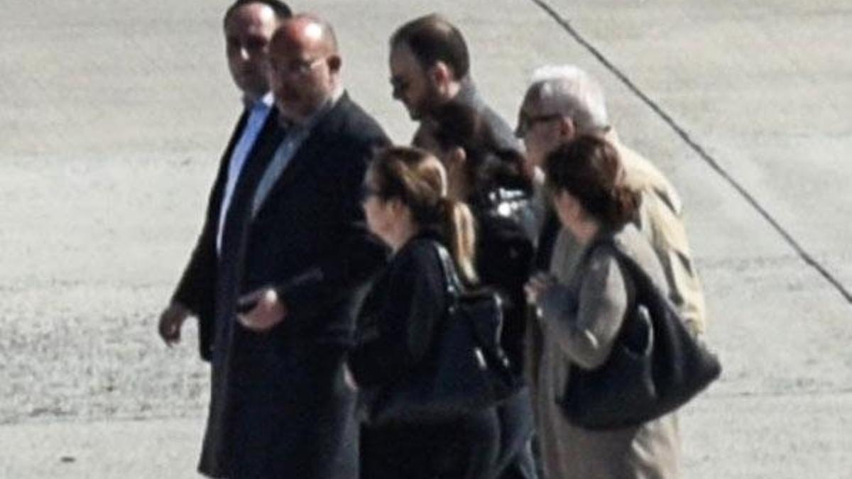 Mina Başaran'ın nişanlısı da havalimanındaydı