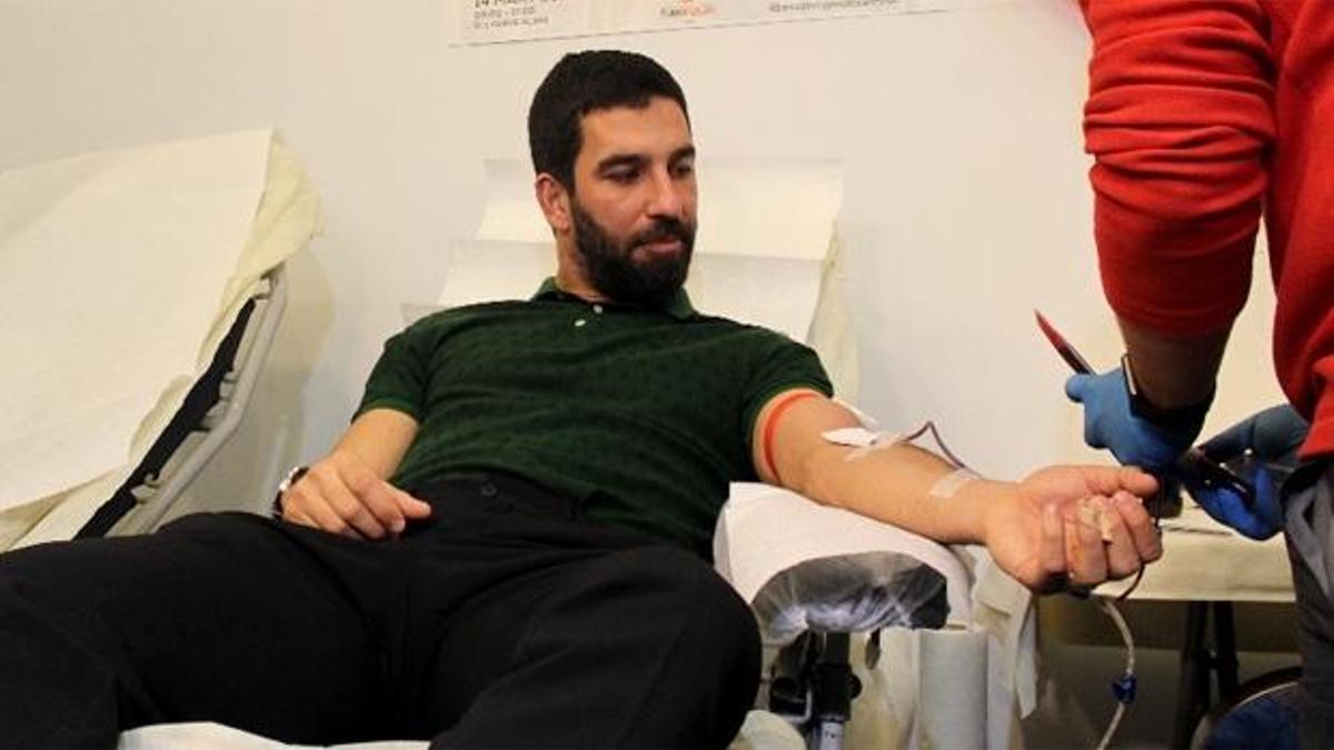 Arda Turan Afrin'deki askerler için kan verdi
