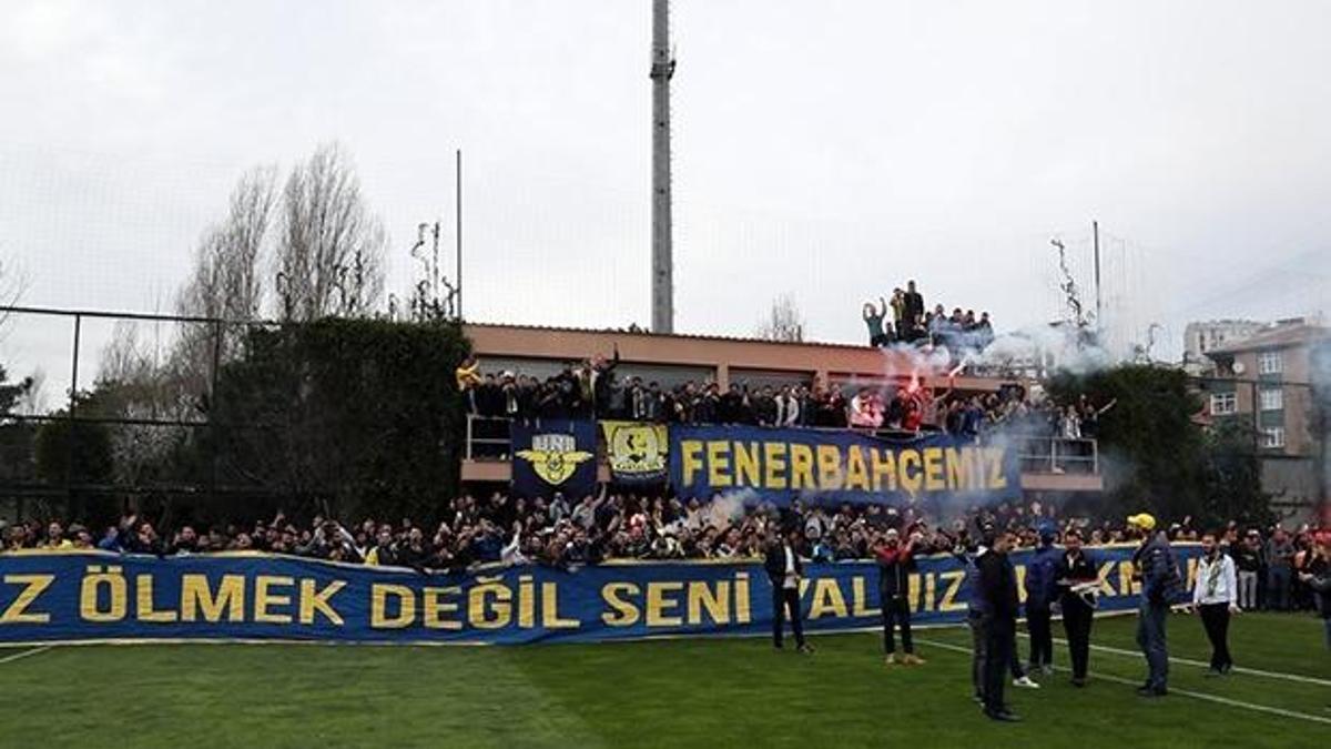 Fenerbahçe idmanında taraftar morali
