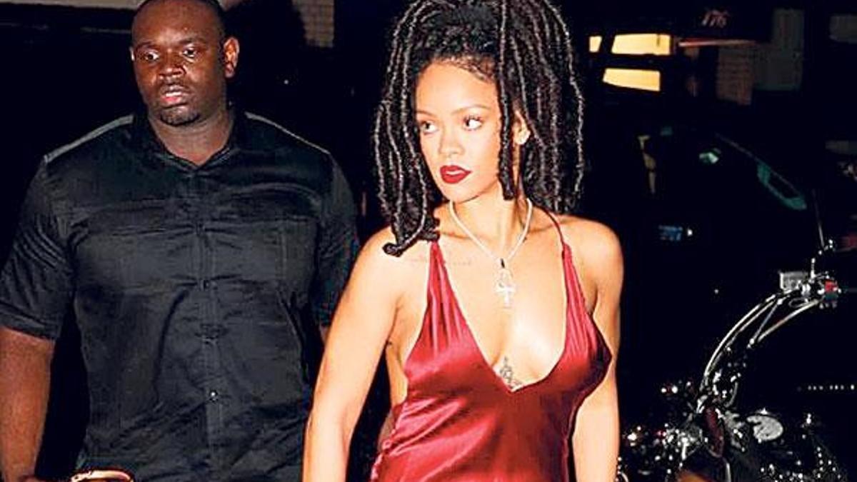 Rihanna: Snapchat’i telefonunuzdan silin