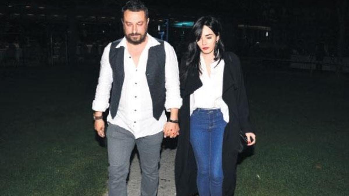 Aşkıyla el ele