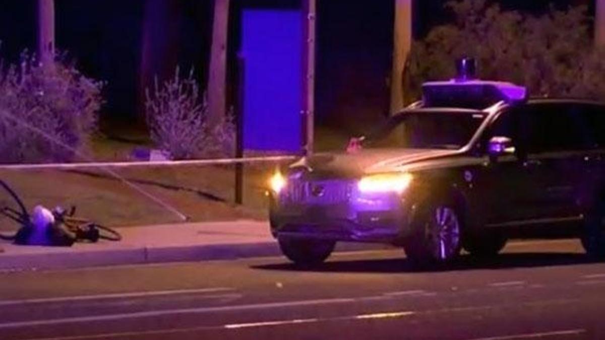 Uber'in sürücüsüz aracı yaya ölümüne neden oldu