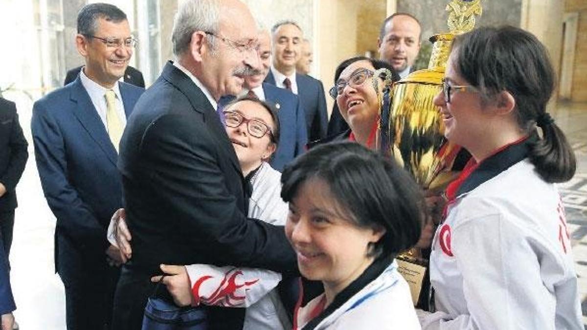 Hakimlere: Üçüncü güç olmaya layık değilsiniz
