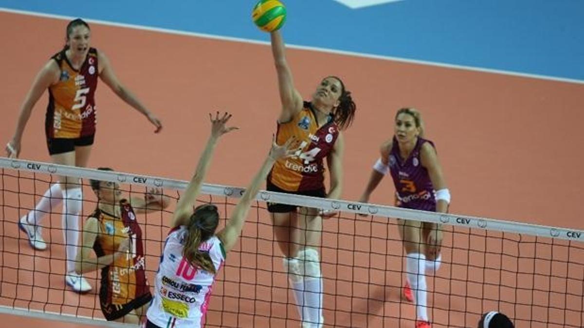 Aslan İtalya'ya bıraktı!