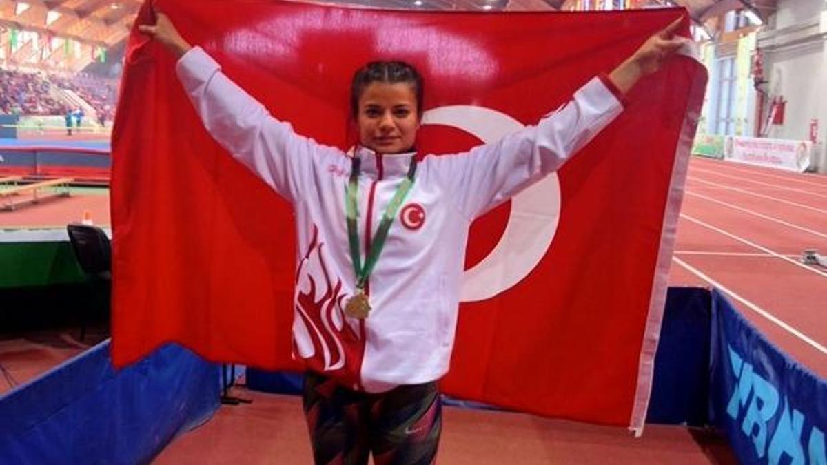 Aysun Akay, altın madalya kazandı