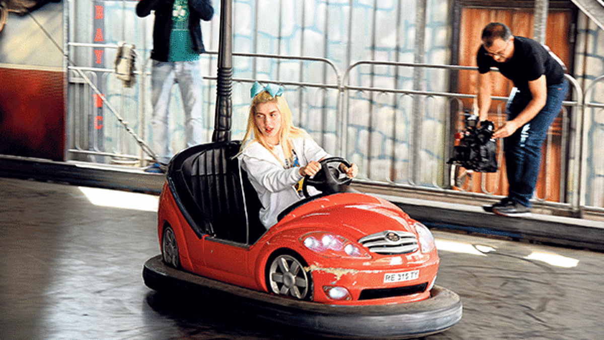 Aleyna lunaparkta