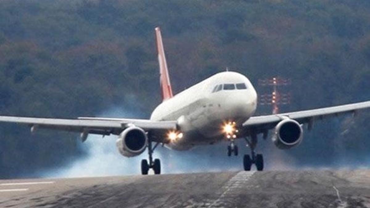 Hava ulaşımına şiddetli rüzgar engeli