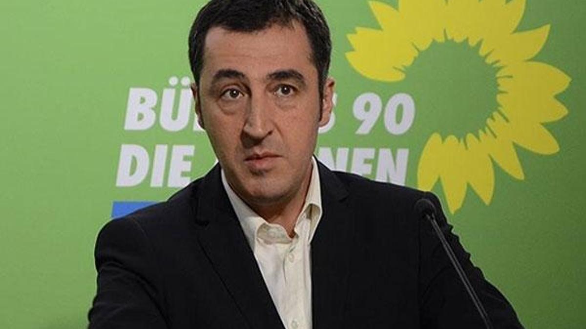 Ermenistan'dan Cem Özdemir'e Liyakat Nişanı