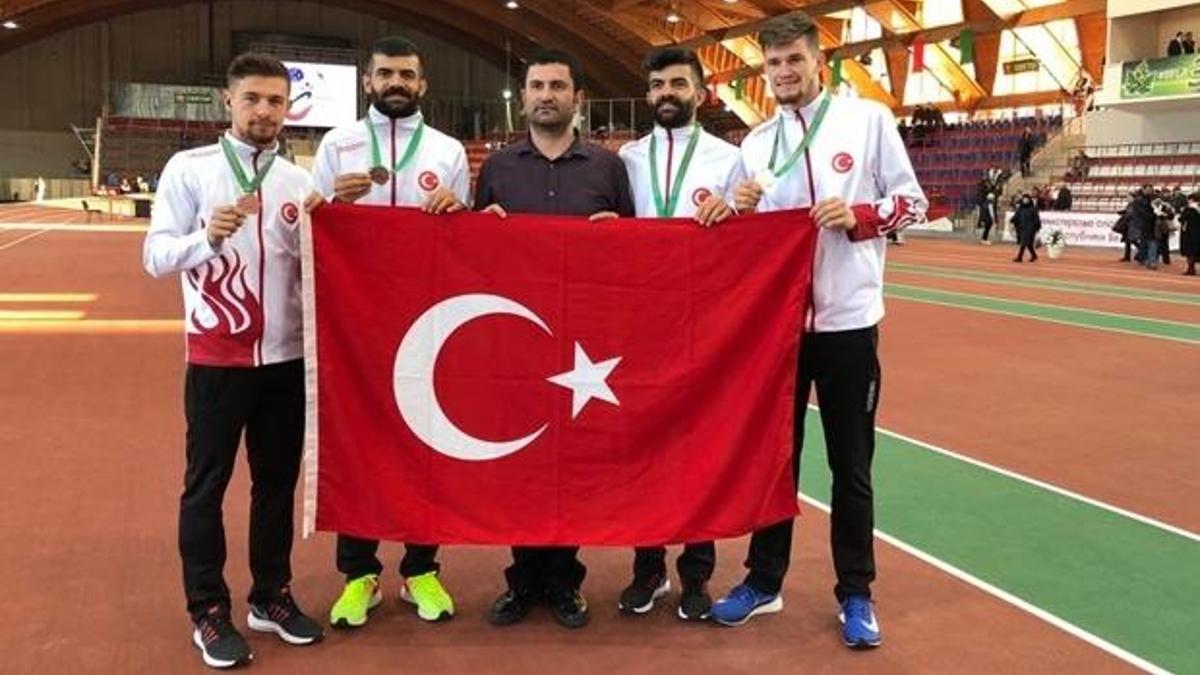 Milli sporcular 4x400'de bronz madalya kazandı!