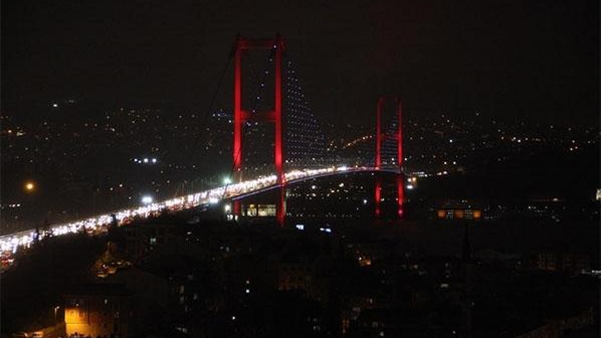 İstanbul karanlığa büründü