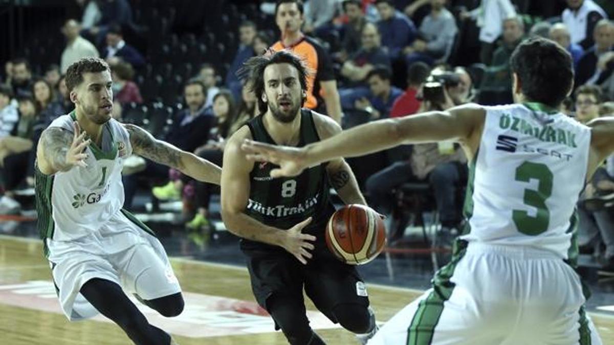 Darüşşafaka evinde zorlanmadı