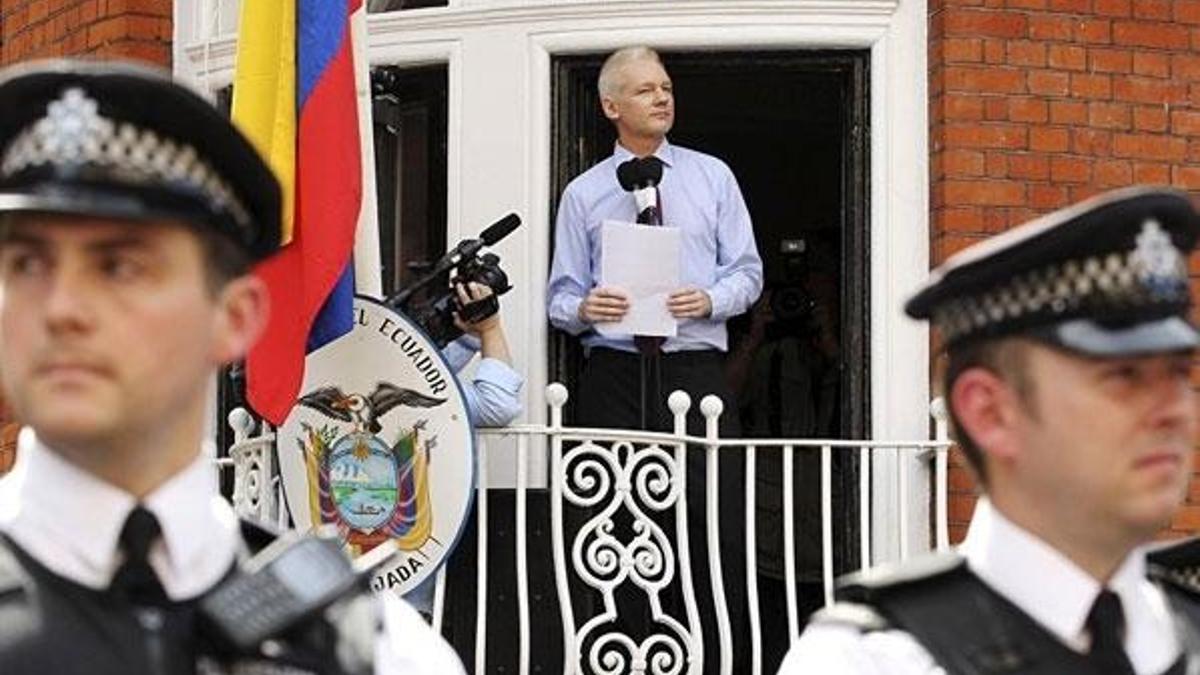 WikiLeaks'in kurucusu Assange'ın internet erişimi kesildi