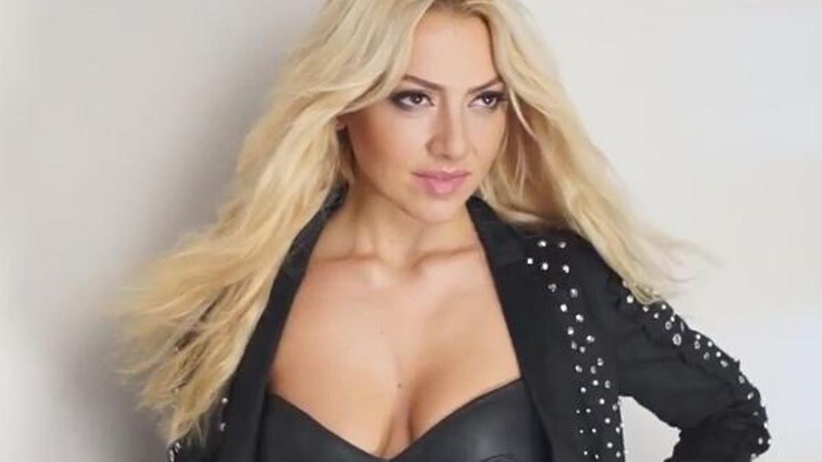Hadise sosyal medyadan 'memleketini' sildi