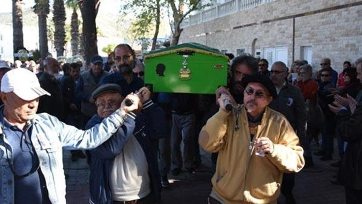 Ülkü Tamer Bodrum'dan gözyaşlarıyla uğurlandı