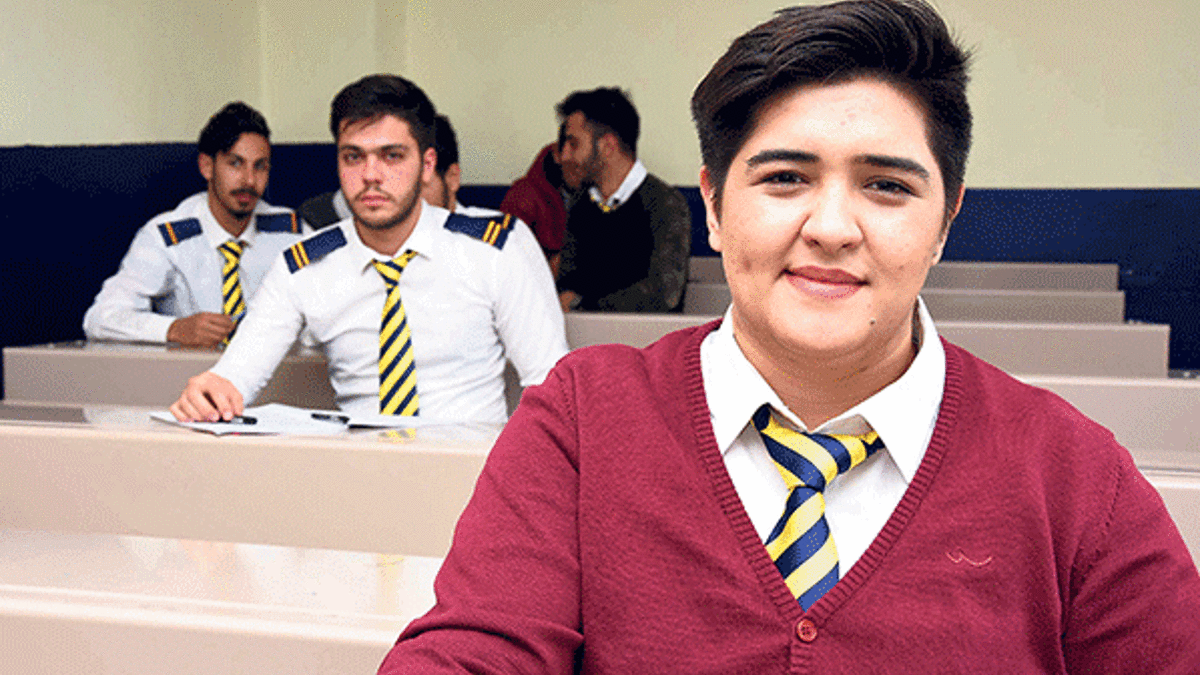 Üniversiteli otobüs kaptanları
