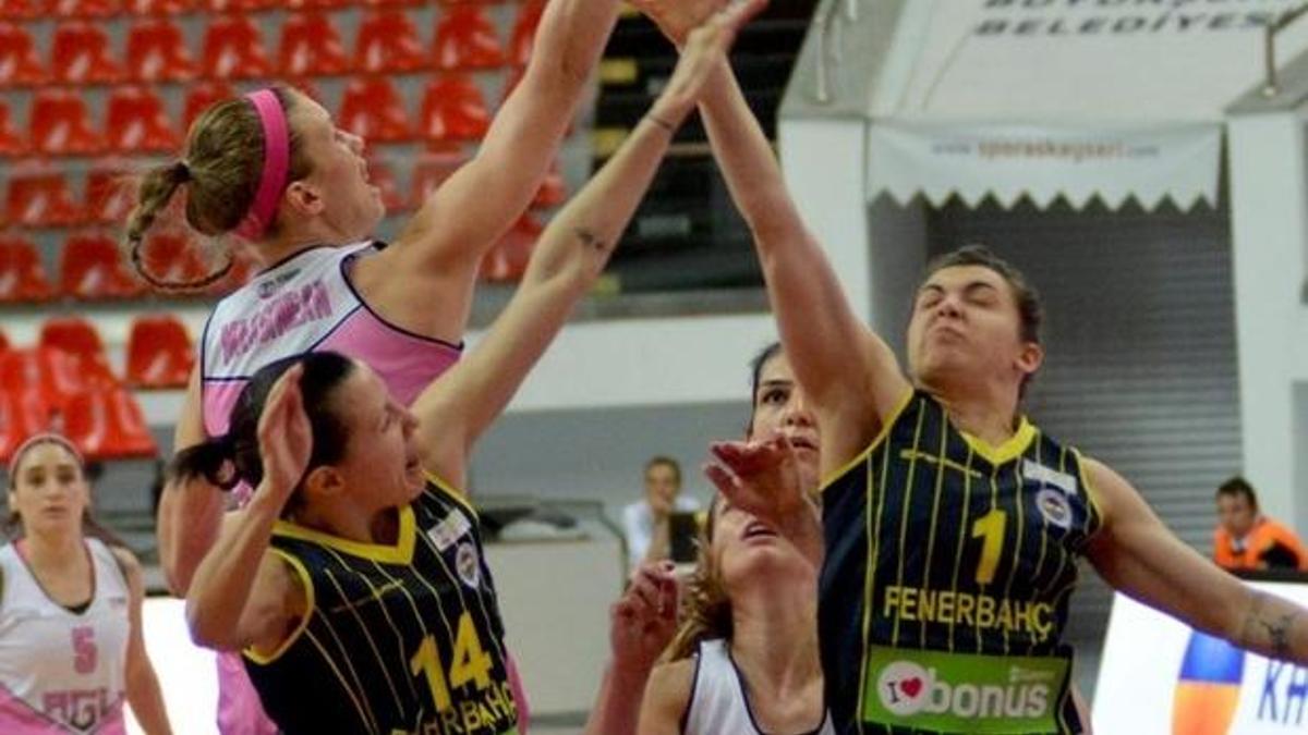 Fenerbahçe deplasmanda farklı kazandı