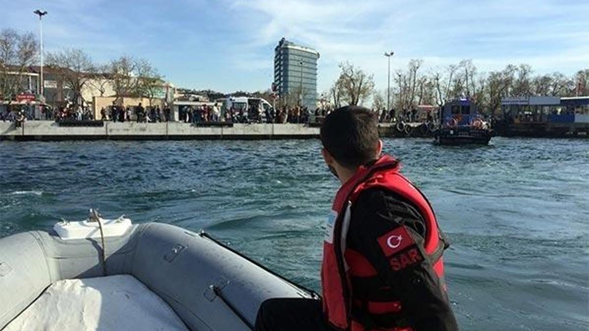 Kadıköy iskelesinde motor kazası: 5 yaralı