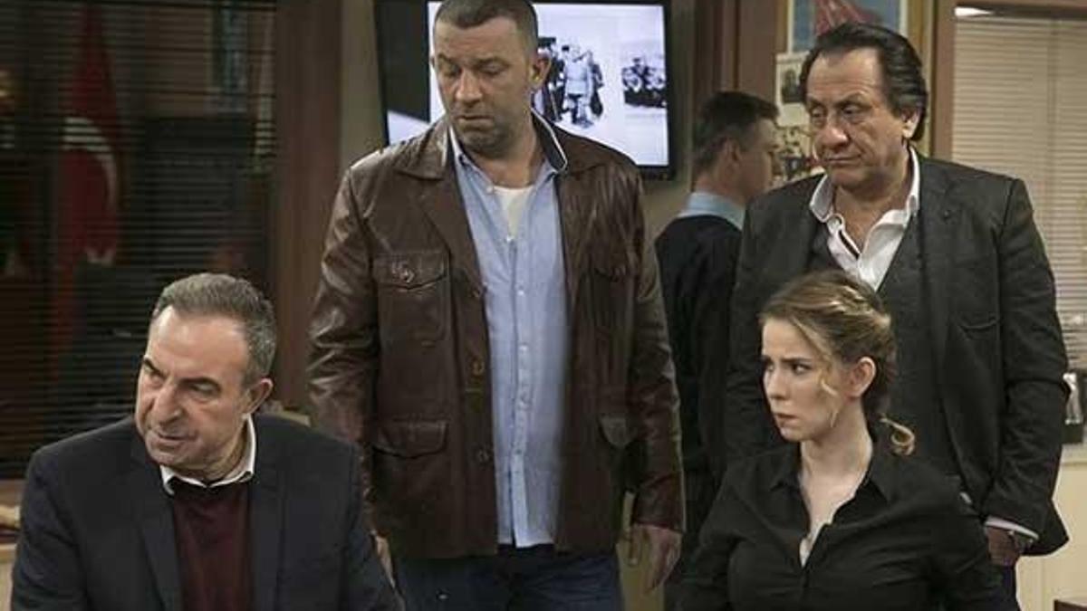 Arka Sokaklar 476. bölümde Selin, Umut bebek kaçırıldığı için çok öfkeli!