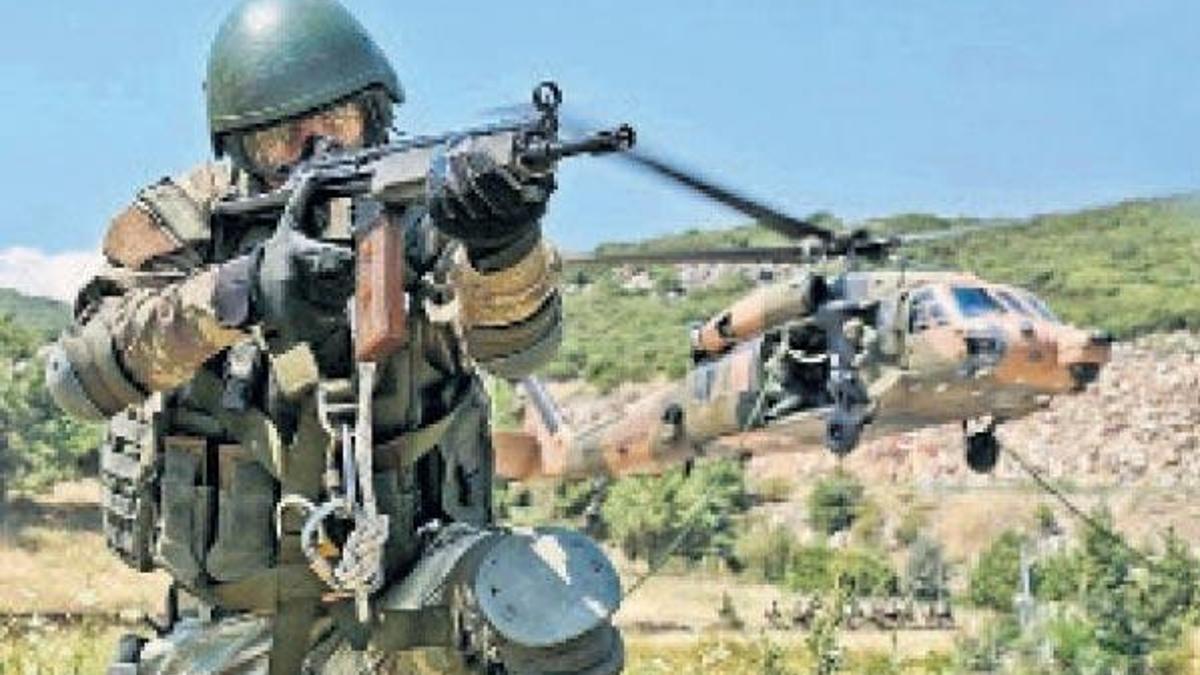 K.Irak’a 8 helikopterle komandolar indirildi