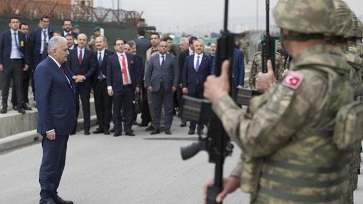 Başbakan Yıldırım Kabil'de Mehmetçik ile buluştu