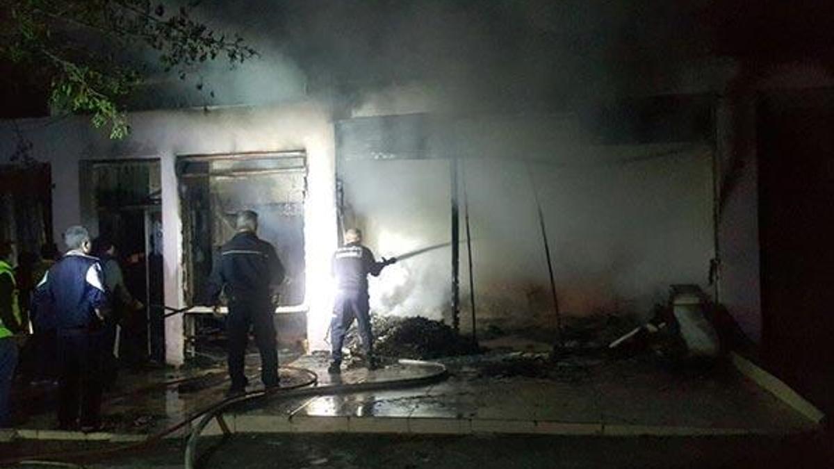 Marangoz atölyesi, yangında küle döndü