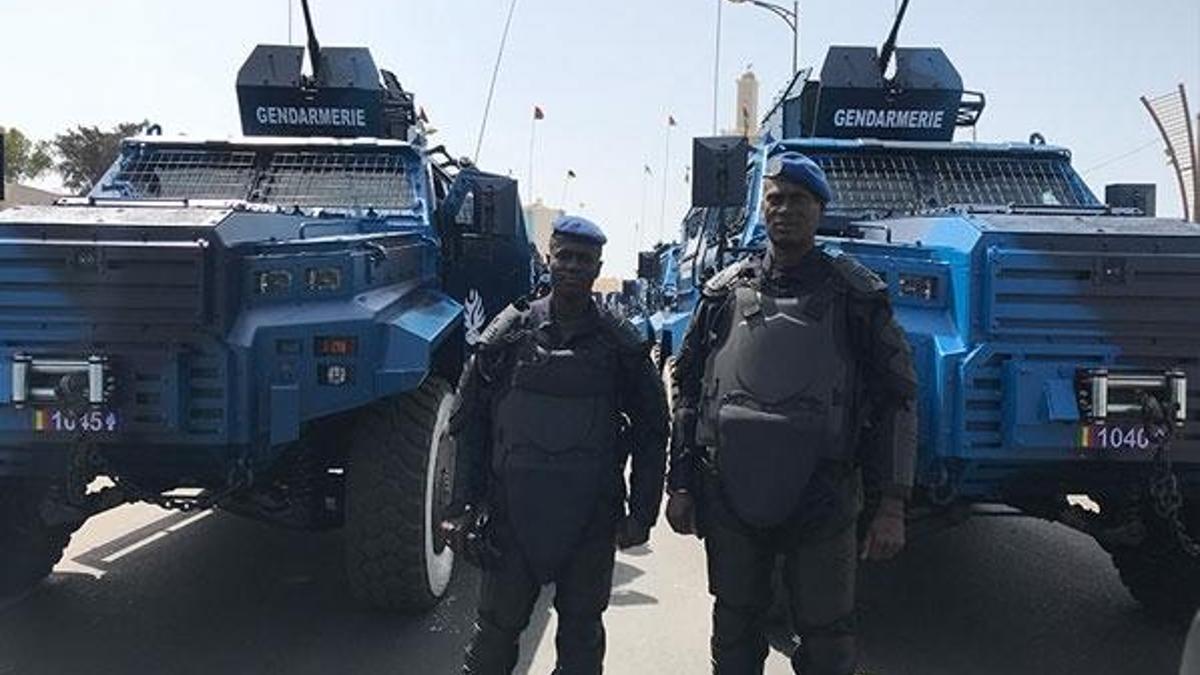 Senegal Cumhurbaşkanı'nı Türk zırhlıları korudu
