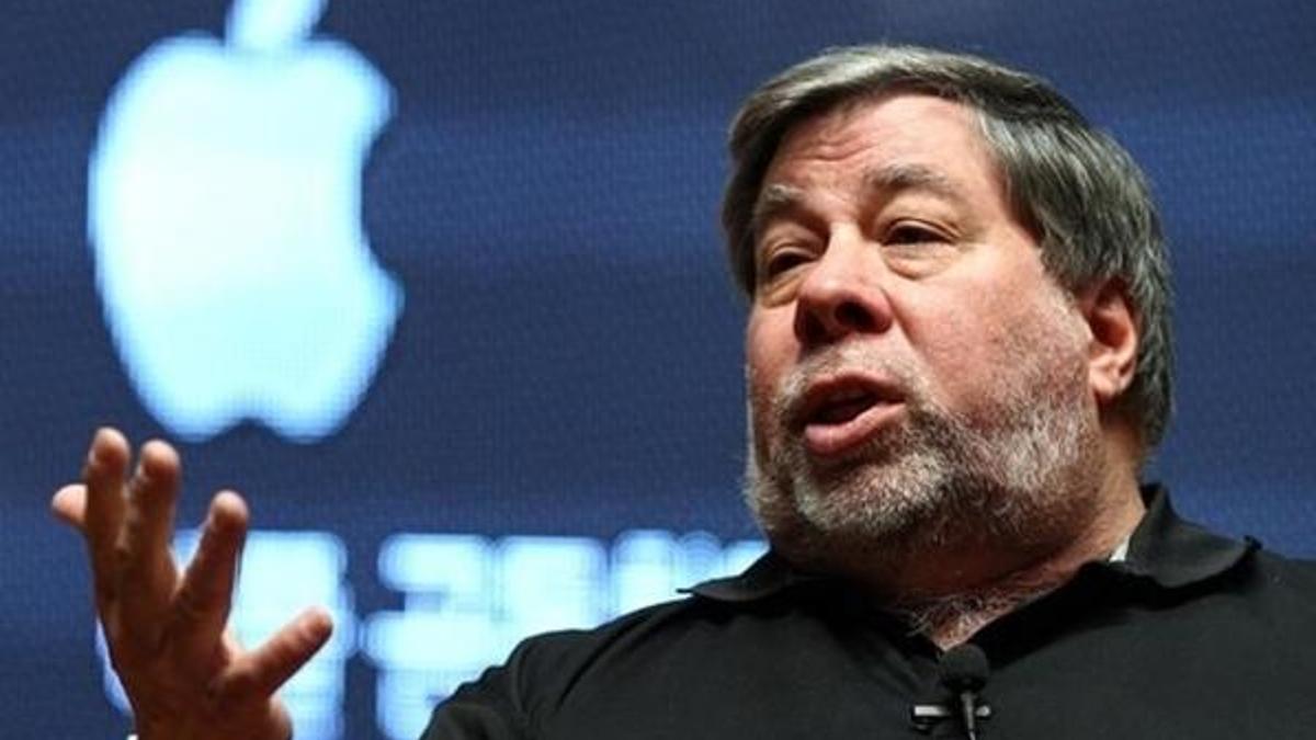 Apple'ın kurucusu: Facebook'u silin