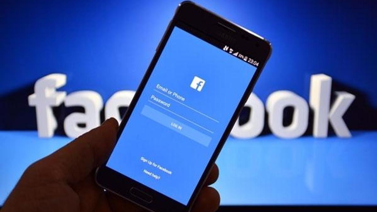 Apple'ın kurucusu da 'Facebook'u sil' kampanyasına katıldı