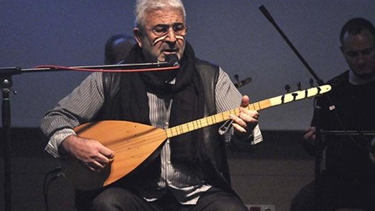 Sanatçı Esat Kabaklı trafik kazası geçirdi