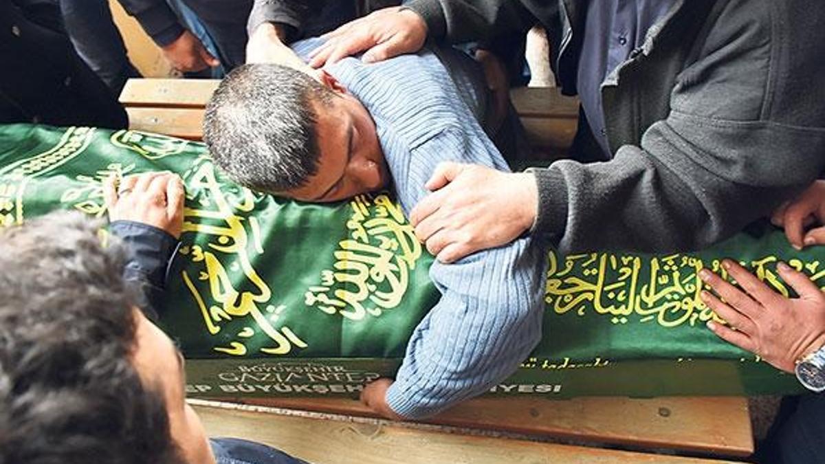 Hamile kadın iki çocuğunu öldürüp terastan atladı